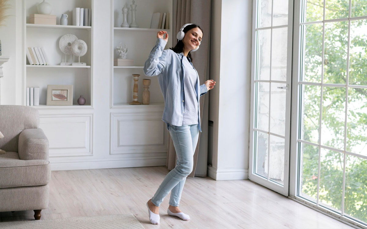 Women enjoying good indoor air quality